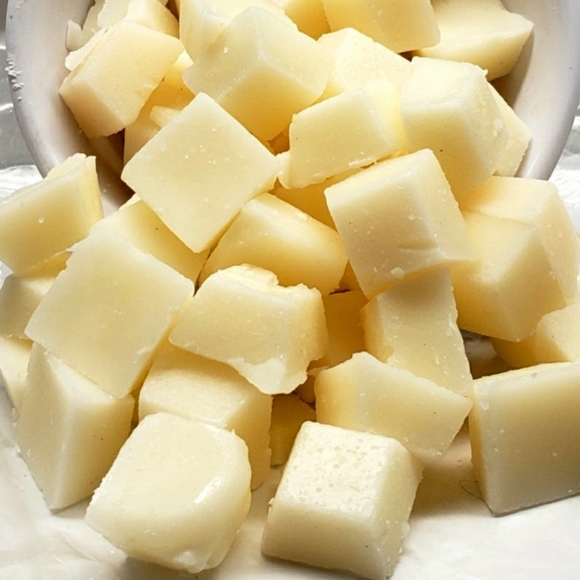 VANILLA CREAM Super Fragrance Wax Melts, 8 oz - Picture 3 of 5